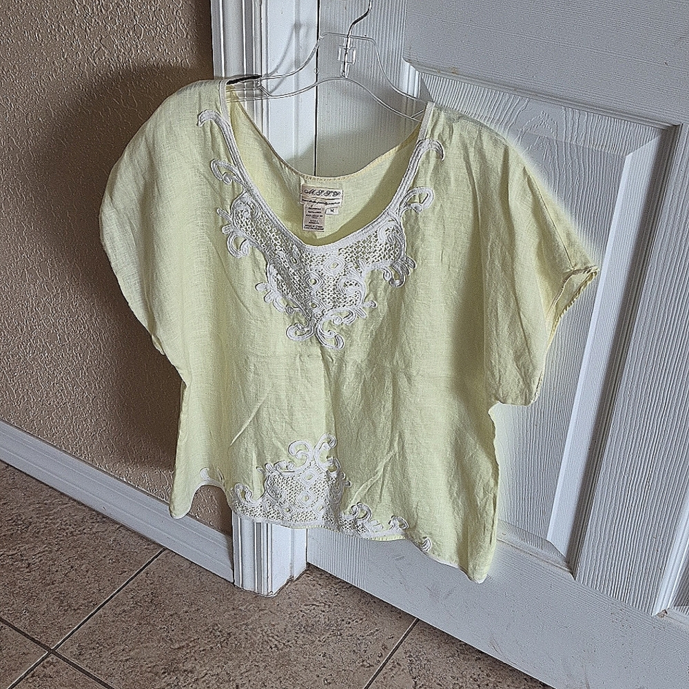 Yellow and white linen top.